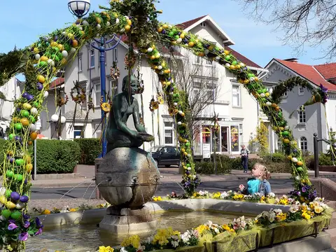 Legendär Bad Wildungen im Osterschmuck