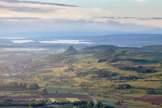 Hohenhewen Morgenstimmung - Unterseeblick Hohenkraehen