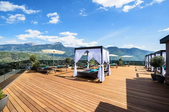 Himmelbetten auf der Dachterrasse